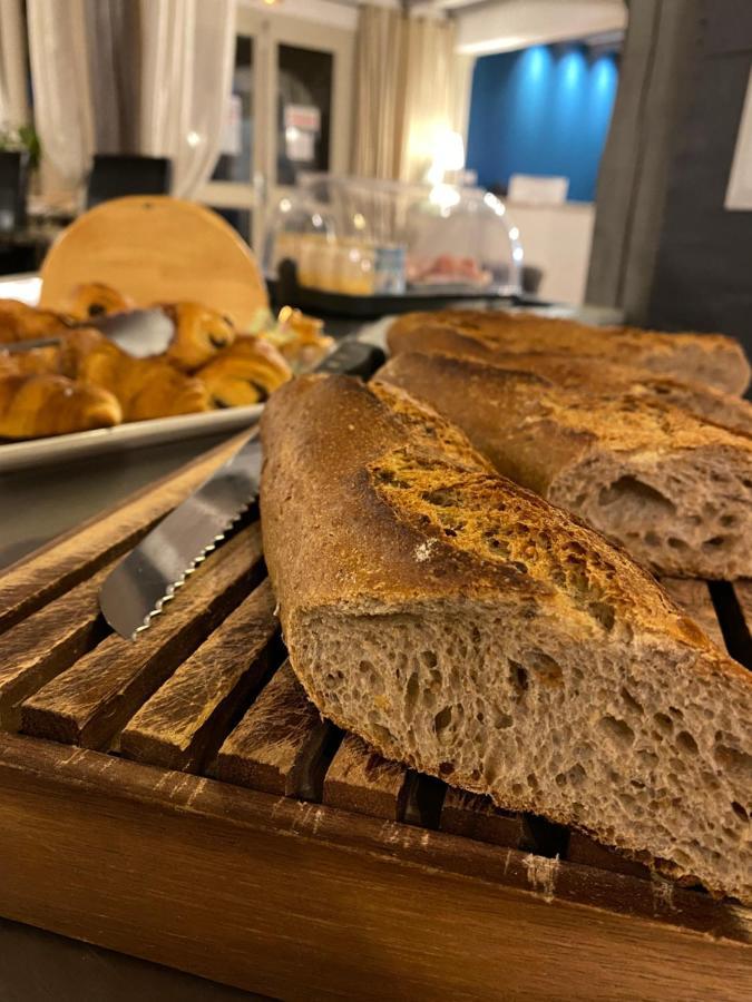 Logis Hotel Medieval, Montelimar Nord Rochemaure Kültér fotó