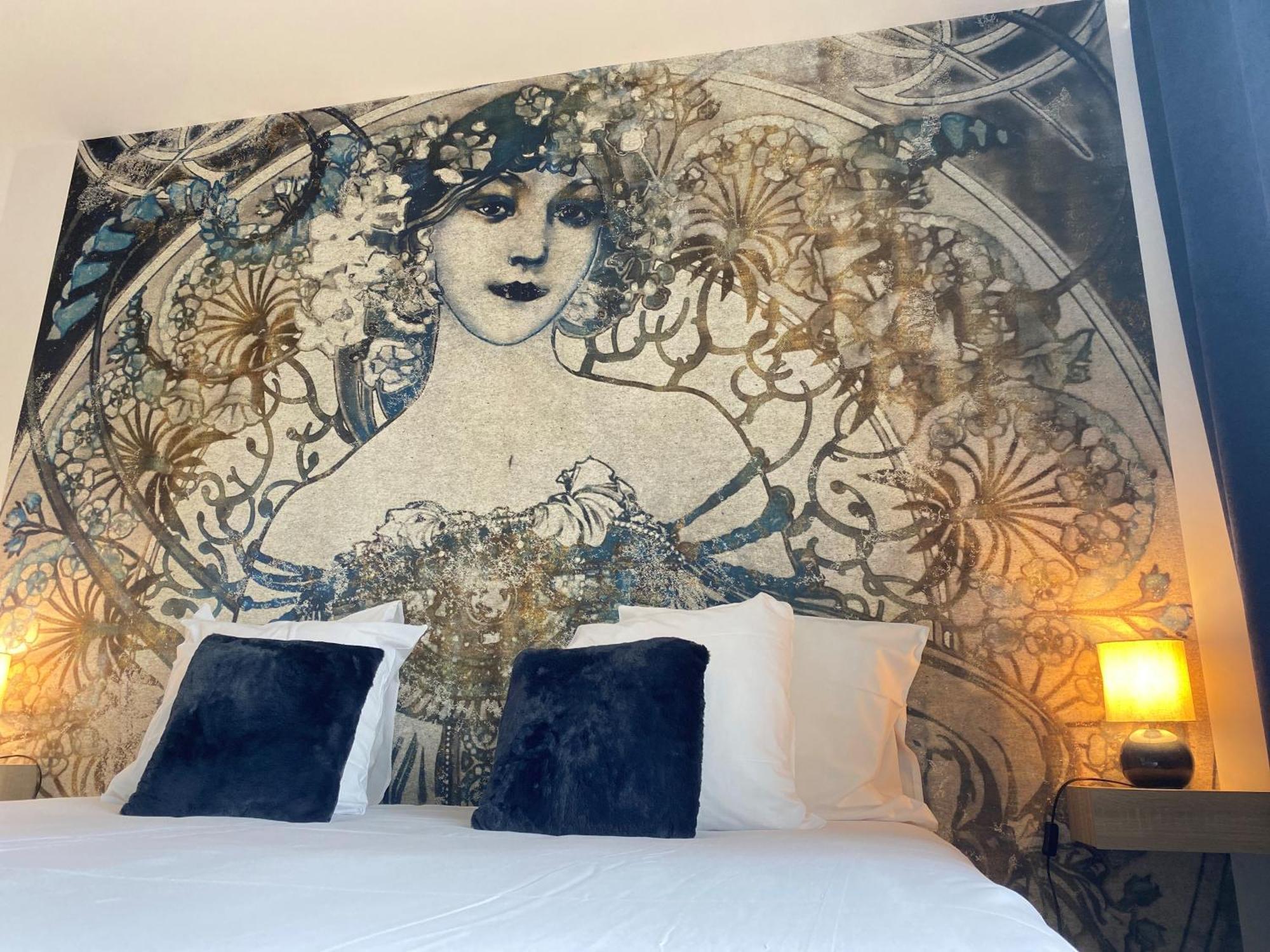 Logis Hotel Medieval, Montelimar Nord Rochemaure Kültér fotó