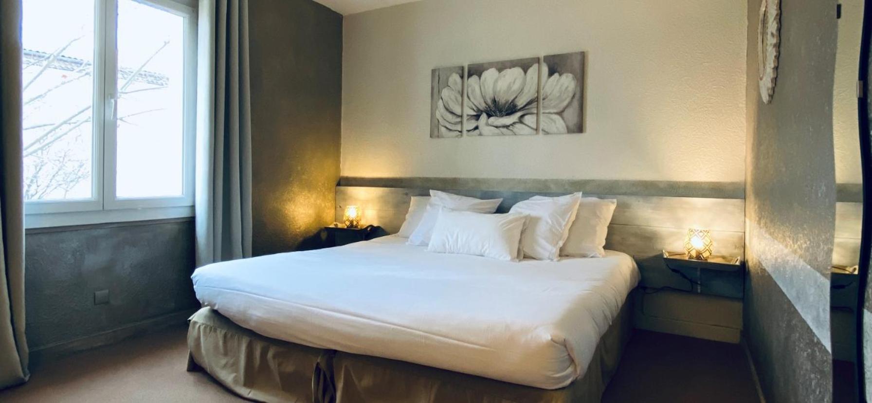 Logis Hotel Medieval, Montelimar Nord Rochemaure Kültér fotó