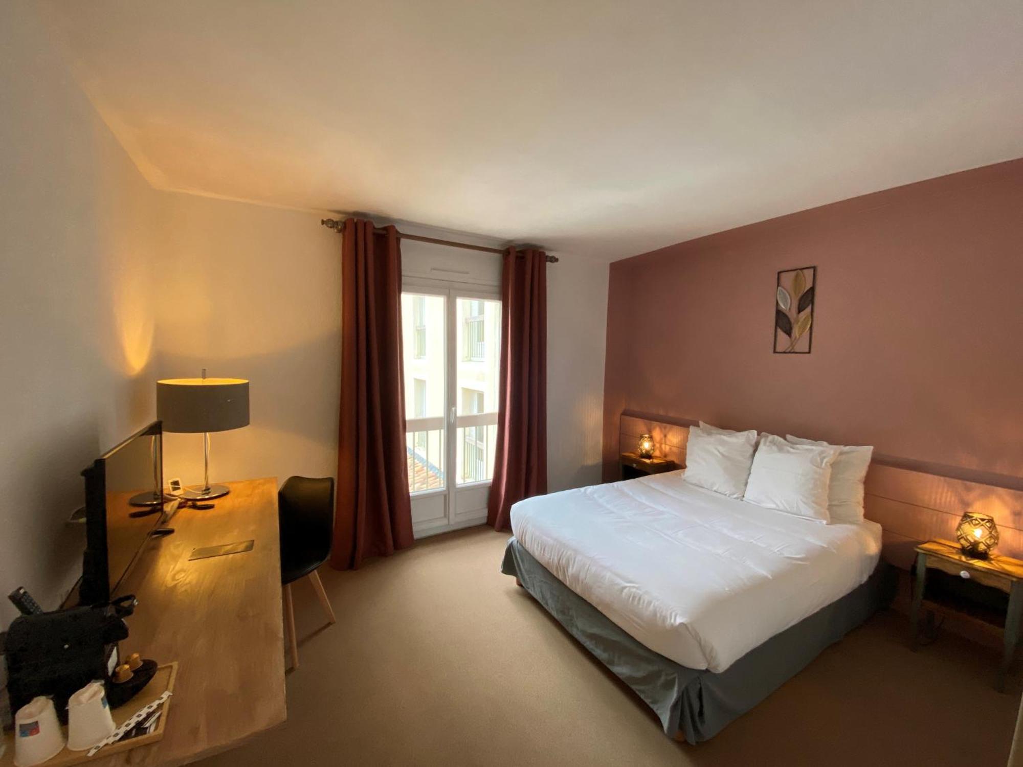 Logis Hotel Medieval, Montelimar Nord Rochemaure Kültér fotó